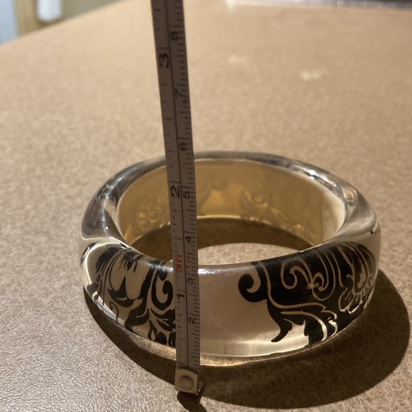 Vintage Retro Lucite Bracelet Bangle black design on cream, stunning quality - Picture 12 of 13